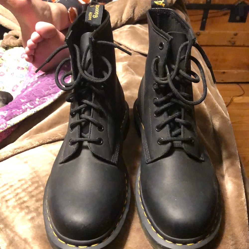Dr Martins size 9 men’s boots